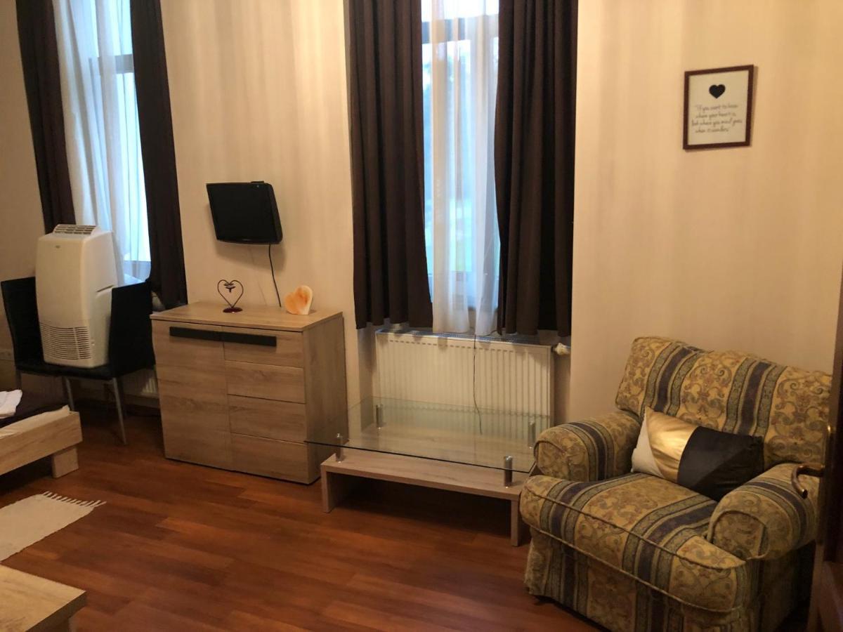 Quiet -Residential Area 2 Bedroom+Living Room Apartment Szombathely Extérieur photo